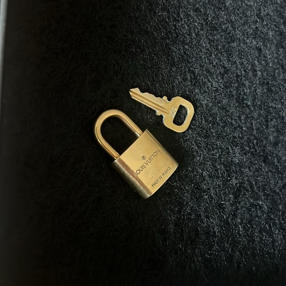 LV Gold Tone Lock & Key 301 - Picture 2 of 4